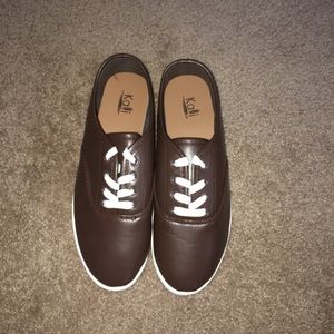 NWOT Kelli Brown Sneaker